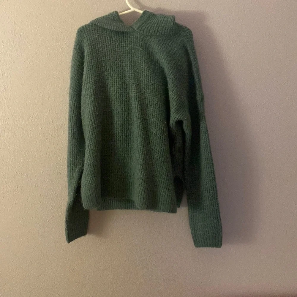 sweatshirt - Picture 1 of 3